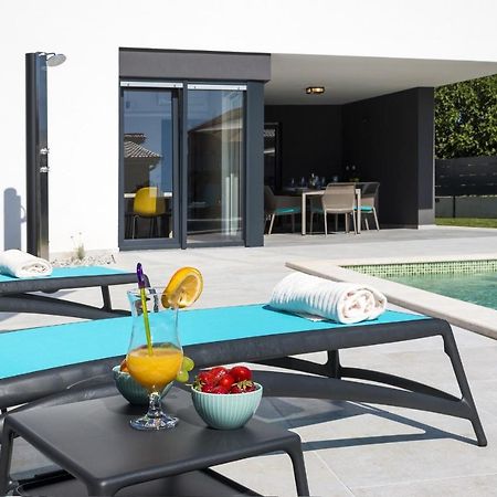 Modern 3-Bedroom Villa With A Private Pool Pula Buitenkant foto