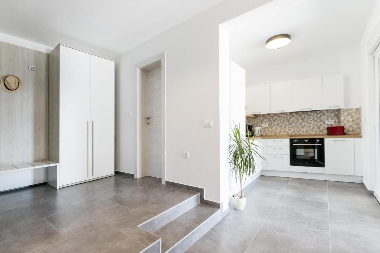 Modern 3-Bedroom Villa With A Private Pool Pula Buitenkant foto